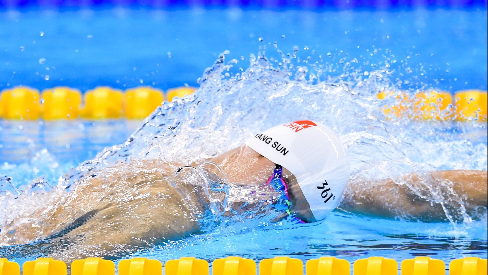 全球F1粉丝共庆：赛季中最热闹的粉丝聚会，f1分站冠军最多的车手