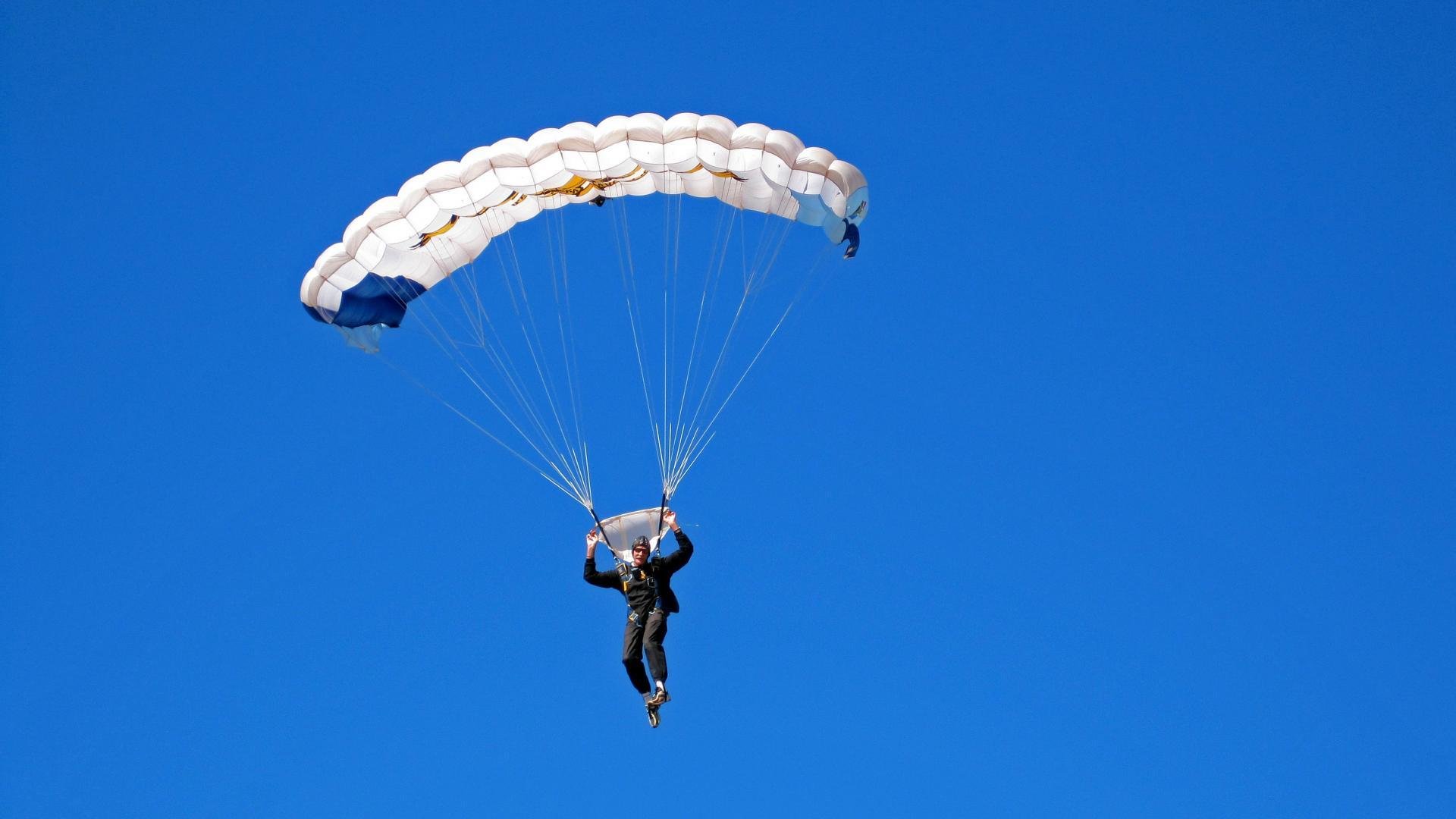 巴西女足在奥运会小组赛中与加拿大队激战，巴西女足对加拿大